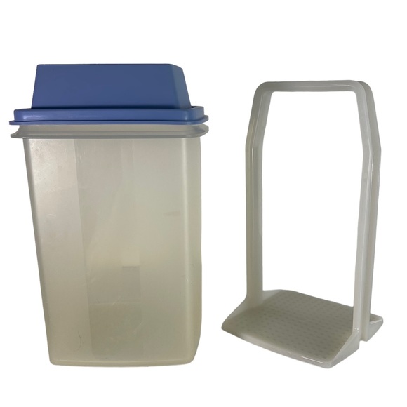 Tupperware Pickle Keeper container light blue 1560-4 Pick-a-Deli retro vintage - Picture 1 of 9